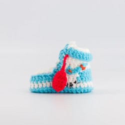 SNEAKERS CROCHET BABY OFF...